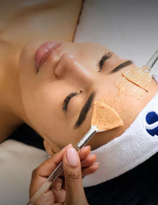 Flash Brightening Peel - iS Clinical: Πίλινγκ Απόλυτης Λάμψης χωρίς ξεφλούδισμα