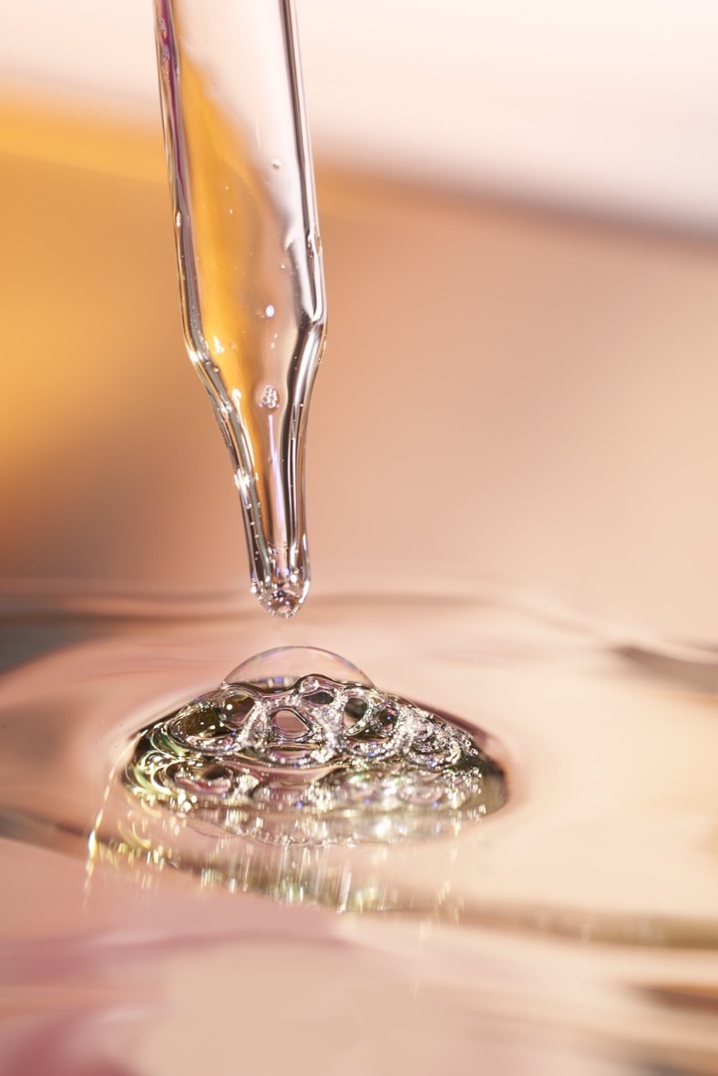 Γιατί Όλοι Μιλάνε για τη Ρετινόλη;